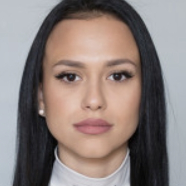 Беатрис Николова
