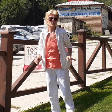 Светла Ценова